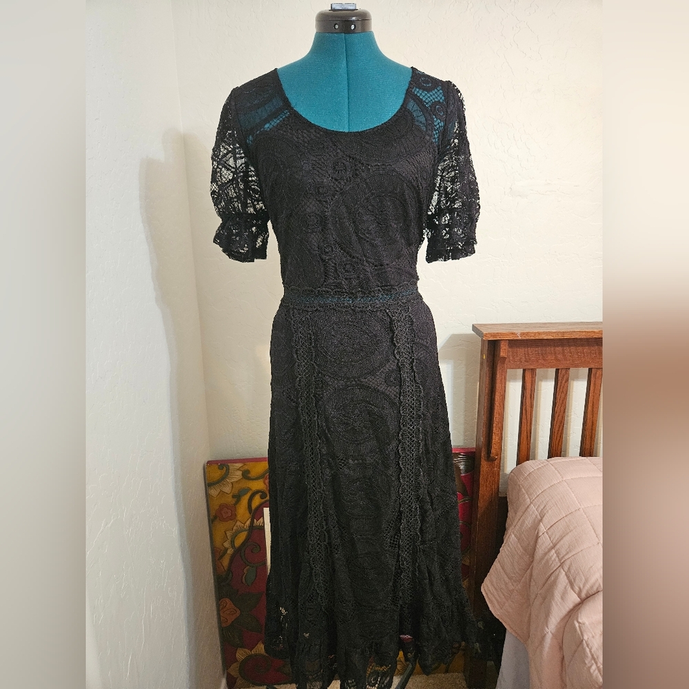 Elegant Black Lace Dress